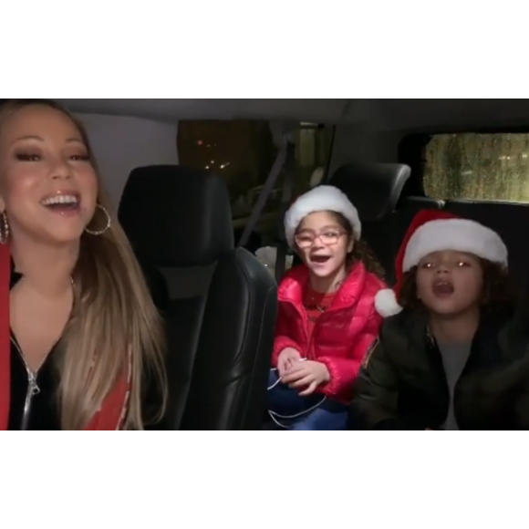 Mariah Carey chante son tube de Noël "All I Want For Christmas Is You" avec ses jumeaux Monroe et Moroccan dans leur voiture, vidéo publiée sur Instagram le 28 novembre 2018.