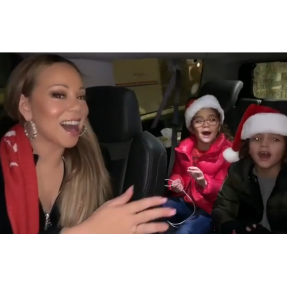 Mariah Carey chante son tube de Noël "All I Want For Christmas Is You" avec ses jumeaux Monroe et Moroccan dans leur voiture, vidéo publiée sur Instagram le 28 novembre 2018.