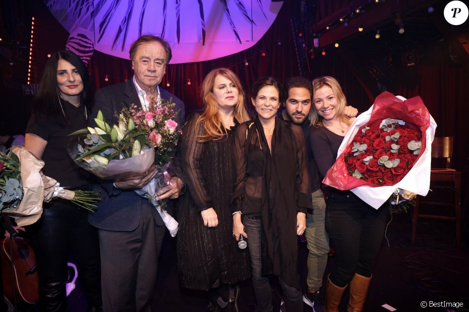Exclusif - Charlotte Valandrey, Daniel Lauclair, Sylvie Ortega Munoz, Ariane Seguillon, Maud Baecker et Samy Gharbi au concert et anniversaire de Charlotte Valandrey (50 ans) au Zèbre de Belleville à Paris. Le 29 novembre 2018 © Cédric Perrin / Bestimage
