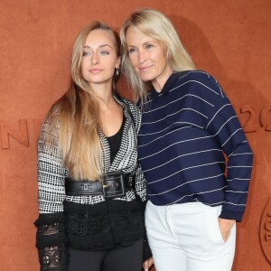 Emma Hallyday et sa mère Estelle Lefébure - Les célébrités au village des Internationaux de Tennis de Roland Garros à Paris, France, le 6 juin 2018. © Cyril Moreau/Bestimage