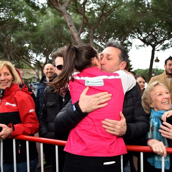 Daniel Ducruet, venu avec sa mère Maguy et sa fille Linoué, avec sa fille Pauline Ducruet lors du départ de celle-ci pour le Rallye Aïcha des Gazelles le 17 mars 2018 à Monaco. © Bruno Bebert/Bestimage