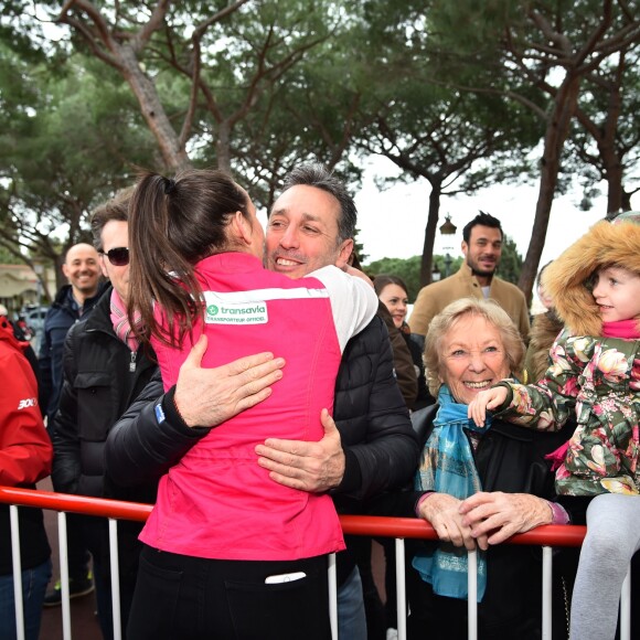 Daniel Ducruet, venu avec sa mère Maguy et sa fille Linoué, avec sa fille Pauline Ducruet lors du départ de celle-ci pour le Rallye Aïcha des Gazelles le 17 mars 2018 à Monaco. © Bruno Bebert/Bestimage