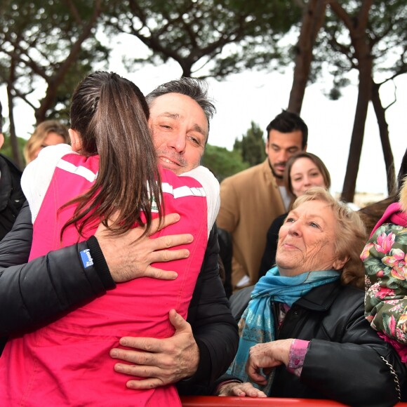 Daniel Ducruet avec sa fille Pauline Ducruet lors du départ de celle-ci pour le Rallye Aïcha des Gazelles le 17 mars 2018 à Monaco. © Bruno Bebert/Bestimage