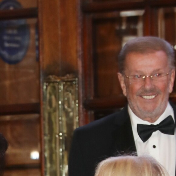 Le prince Harry, duc de Sussex, et Meghan Markle (enceinte), duchesse de Sussex, quittant la soirée Royal Variety Performance à Londres le 19 novembre 2018.