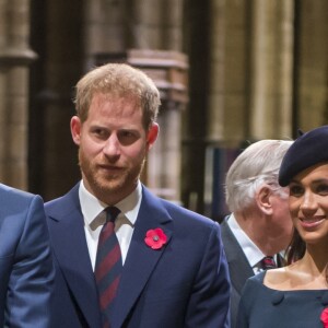 Le prince William, duc de Cambridge, le prince Harry, duc de Sussex et Meghan Markle (enceinte), duchesse de Sussex, Kate Middleton, duchesse de Cambridge, lors du service commémoratif en l'abbaye de Westminster pour le centenaire de l'Armistice de la Première Guerre mondiale, le 11 novembre 2018 à Londres.