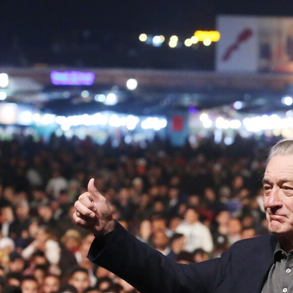 Robert De Niro lors de son hommage sur la place Jemaa el-Fna lors du 17ème Festival international du Film de Marrakech au Maroc le 2 Decembre 2018. © Denis Guignebourg/Bestimage