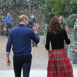 Le prince William, duc de Cambridge, et Catherine Kate Middleton, duchesse de Cambridge, arrivent à une fête de Noël pour le personnel de la RAF (Royal Air Force) Coningsby et Marham à Londres le 4 décembre 2018.