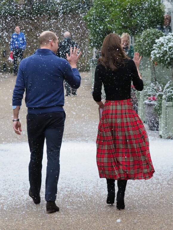 Le prince William, duc de Cambridge, et Catherine Kate Middleton, duchesse de Cambridge, arrivent à une fête de Noël pour le personnel de la RAF (Royal Air Force) Coningsby et Marham à Londres le 4 décembre 2018.