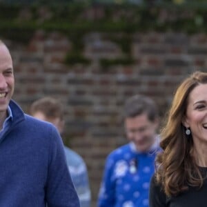 Le prince William, duc de Cambridge, et Catherine Kate Middleton, duchesse de Cambridge, arrivent à une fête de Noël pour le personnel de la RAF (Royal Air Force) Coningsby et Marham à Londres le 4 décembre 2018.