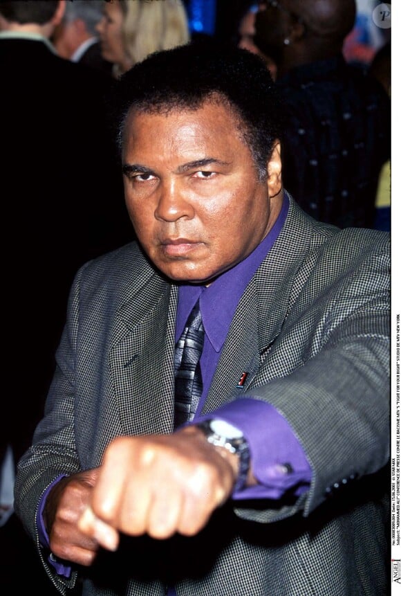 Mohamed Ali - Conférence de presse contre le racisme "MTV's Fight for your right" à New York le 15 juin 2001.