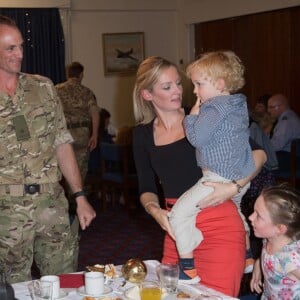 Le prince William et Catherine (Kate) Middleton se rendent sur la base militaire de la Royal Air Force (RAF) d'Akrotiri, à Chypre, pour rencontrer les soldats, les familles résidant sur la base, le personnel de la station et des membres de la communauté locale. Le 5 décembre 2018.