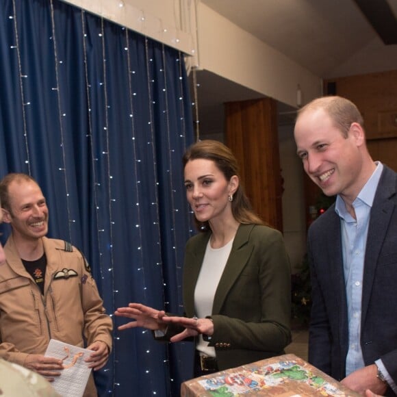 Le prince William et Catherine (Kate) Middleton se rendent sur la base militaire de la Royal Air Force (RAF) d'Akrotiri, à Chypre, pour rencontrer les soldats, les familles résidant sur la base, le personnel de la station et des membres de la communauté locale. Le 5 décembre 2018.