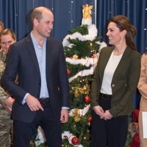 Le prince William et Catherine (Kate) Middleton se rendent sur la base militaire de la Royal Air Force (RAF) d'Akrotiri, à Chypre, pour rencontrer les soldats, les familles résidant sur la base, le personnel de la station et des membres de la communauté locale. Le 5 décembre 2018.