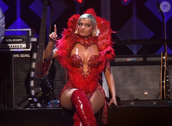 Bebe Rexha sur scène lors du "Z100's Jingle Ball 2018" à New York, le 7 décembre 2018.