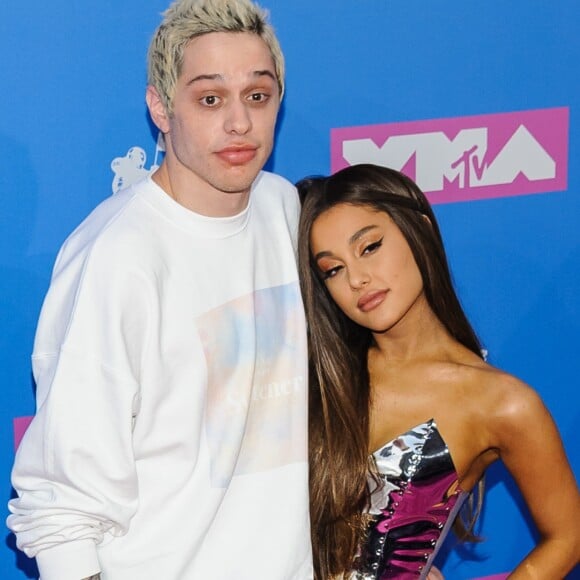 Ariana Grande et son fiancé Pete Davidson - Photocall des MTV Video Music Awards 2018 au Radio City Music Hall à New York, le 20 août 2018. © Mario Santoro/AdMedia via ZUMA Press/Bestimage