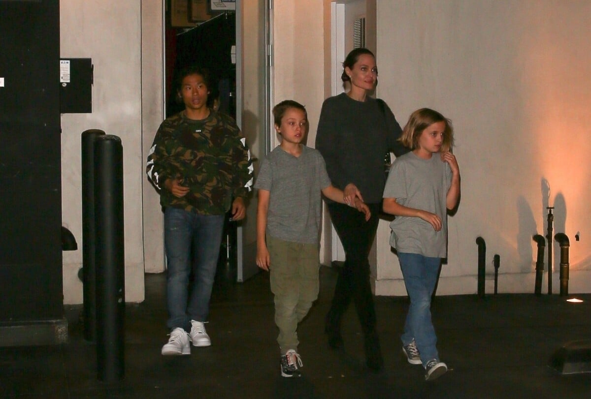 Photo : Exclusif - Angelina Jolie est allée diner avec ses enfants