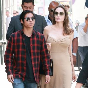 Exclusif - Angelina Jolie et son fils Pax sont allés déjeuner au restaurant Perch avant d'aller faire du shopping à Melrose Place à Los Angeles, le 26 août 2018. -