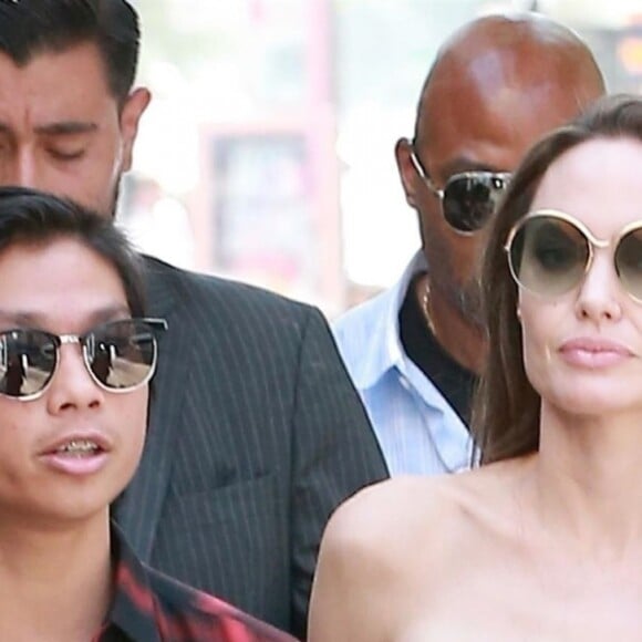 Exclusif - Angelina Jolie et son fils Pax sont allés déjeuner au restaurant Perch avant d'aller faire du shopping à Melrose Place à Los Angeles, le 26 août 2018. -