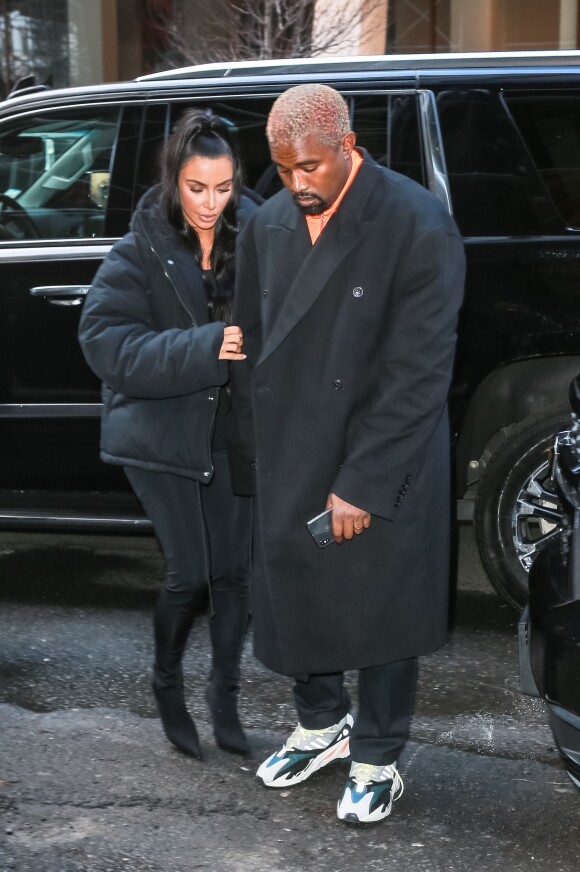 Kim Kardashian et son mari Kanye West arrivent à leur hôtel à New York, le 3 décembre 2018.