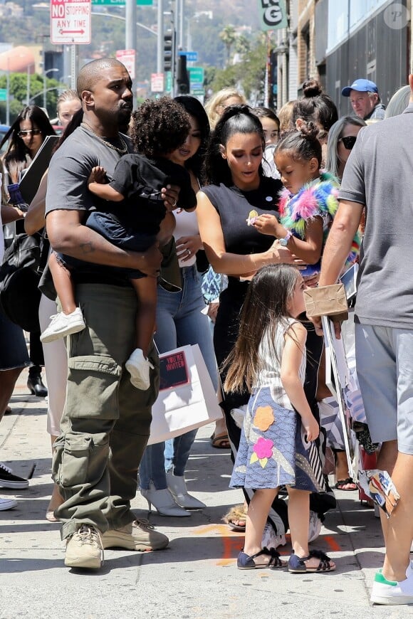 Kim Kardashian avec son mari Kanye West et leurs enfants Saint West et North West - Les Kardashian sont allés déjeuner avec leurs enfants au restaurant Carousel à Los Angeles, le 13 juillet 2018.