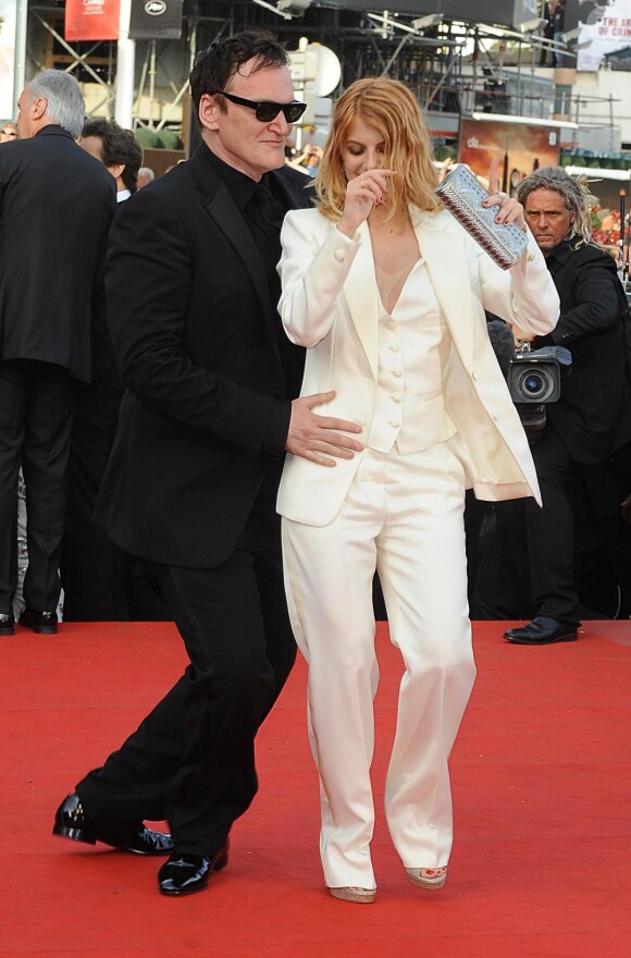 Mélanie Laurent et Quentin Tarantino dansent sur le tapis rouge, à Cannes, juste avant la projection du film Inglourious Basterds. 20/05/09