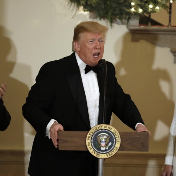 Le président Donald Trump et la première dame Melania Trump participent au bal du Congrès à la Maison Blanche à Washington le 15 décembre 2018.