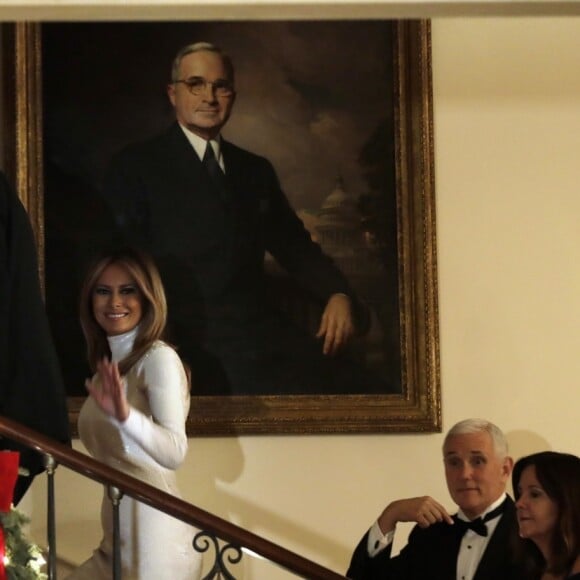 Le président Donald Trump et la première dame Melania Trump participent au bal du Congrès à la Maison Blanche à Washington le 15 décembre 2018.