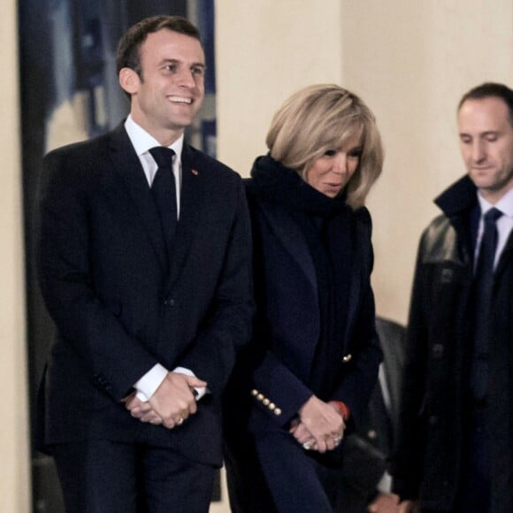 Le président de la république, Emmanuel Macron et la première dame Brigitte Macron reçoivent les joueuses de hand-ball, championne d'Europe au palais de l'Élysée à Paris le 17 décembre 2018. © Stéphane Lemouton/Bestimage