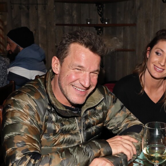 Exclusif - Benjamin Castaldi, Caroline Ithurbide au restaurant du Chamane à Köngäs, Finlande, le 30 novembre 2018 - L'équipe de l'émision "Touche Pas à Mon Poste !" sur le tournage du prime spécial "Baba en Laponie: à la recherche du Père Noël". Diffusion le 19 décembre à partir de 21h. © Sébastien Valiela/Bestimage