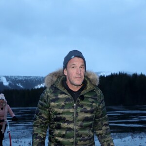 Exclusif - Benjamin Castaldi sur un lac gelé pour une journée de défis près de Lévi, Finlande, le 1er décembre 2018 - L'équipe de l'émision "Touche Pas à Mon Poste !" sur le tournage du prime spécial "Baba en Laponie: à la recherche du Père Noël". Diffusion le 19 décembre à partir de 21h. © Sébastien Valiela/Bestimage