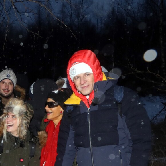 Exclusif - Cyril Hanouna, Gilles Verdez, Kelly Vedovelli, Maxime Guény, Isabelle Morini-Bosc, Matthieu Delormeau lors de la journée à la recherche de la maison du Père Noël proche de Köngäs, Finlande, le 2 décembre 2018 - L'équipe de l'émision "Touche Pas à Mon Poste !" sur le tournage du prime spécial "Baba en Laponie: à la recherche du Père Noël". Diffusion le 19 décembre à partir de 21h. © Sébastien Valiela/Bestimage