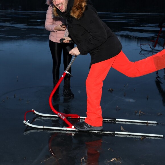 Exclusif - Maxime Guény fait de la luge patinette sur un lac gelé pour une journée de défis près de Lévi, Finlande, le 1er décembre 2018 - L'équipe de l'émission "Touche Pas à Mon Poste !" sur le tournage du prime spécial "Baba en Laponie: à la recherche du Père Noël". Diffusion le 19 décembre à partir de 21h. © Sébastien Valiela/Bestimage