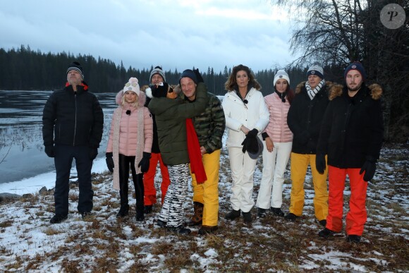 Exclusif - Gilles Verdez, Kelly Vedovelli, Gilles Verdez, Isabelle Morini-Bosc, Benjamin Castaldi, Caroline Ithurbide, Delphine Wespiser, Matthieu Delormeau, Maxime Guény devant un lac gelé pour une journée de défis près de Lévi, Finlande, le 1er décembre 2018 - L'équipe de l'émission "Touche Pas à Mon Poste !" sur le tournage du prime spécial "Baba en Laponie: à la recherche du Père Noël". Diffusion le 19 décembre à partir de 21h. © Sébastien Valiela/Bestimage