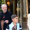 Kris Jenner et son petit-fils Mason Disick (fils de Kourtney Kardashian et Scott Disick) font du shopping à Beverly Hills, le 18 décembre 2018.