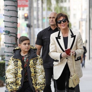Kris Jenner et son petit-fils Mason Disick (fils de Kourtney Kardashian et Scott Disick) font du shopping à Beverly Hills, le 18 décembre 2018.