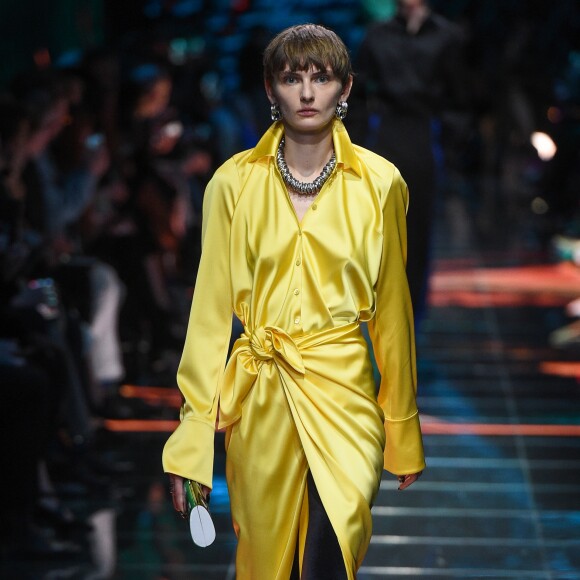 Mannequin - Défilé Balenciaga collection prêt-à-porter printemps-été 2019 lors de la Fashion Week à Paris, le 30 septembre 2018.