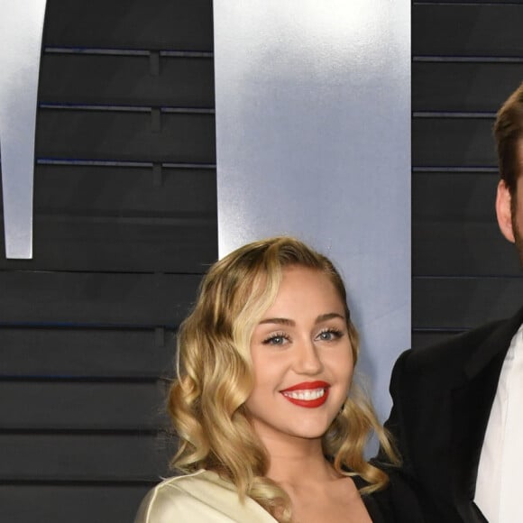 Miley Cyrus et sa compagne Liam Hemsworth - People à la soirée Vanity Fair Oscar Party au "Wallis Annenberg Center for the Performing Arts" à Beverly Hills le 4 mars 2018 © Birdie Thompson/AdMedia via ZUMA Wire/ Bestimage
