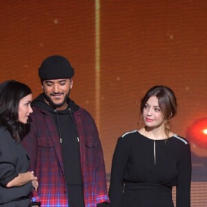 Exclusif - Slimane, Jenifer Bartoli et Nikos Aliagas, Francine Massiani, Lucienne Renaudin lors de l'enregistrement de l'émission "La chanson Secrète" présentée par Nikos Aliagas à la Seine Musicale à Boulogne-Billancourt, qui sera diffusée le 29 décembre en prime time sur TF1. © D.Guignebourg-G.Gorassini / Bestimage