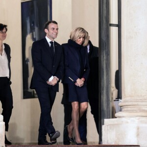 Le président de la république Emmanuel Macron et la première dame Brigitte Macron reçoivent les joueuses de handball, championnes d'Europe, au palais de l'Élysée à Paris le 17 décembre 2018. © Stéphane Lemouton/Bestimage