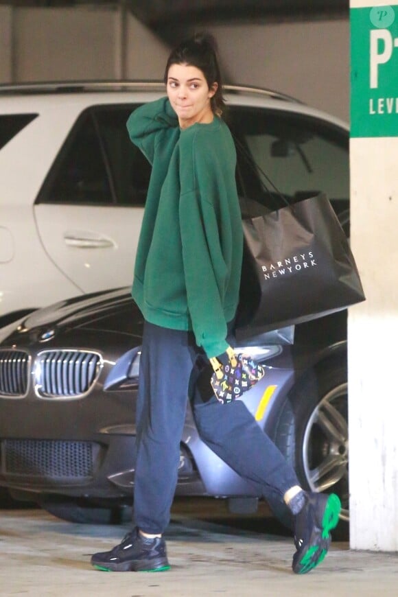 Exclusif - Kendall Jenner, Taco et Odd Future vont faire du shopping chez "Barney's New York" à Beverly Hills. Los Angeles, le 24 décembre 2018.