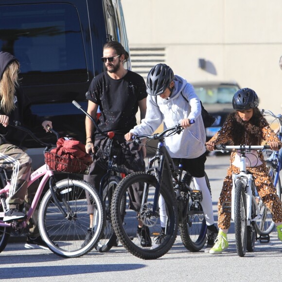 Heidi Klum fait un balade avec son fiancé Tom Kaulitz et trois de ses enfants à Santa Monica le 29 décembre 2018.