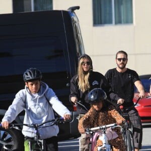 Heidi Klum fait un balade avec son fiancé Tom Kaulitz et trois de ses enfants à Santa Monica le 29 décembre 2018.