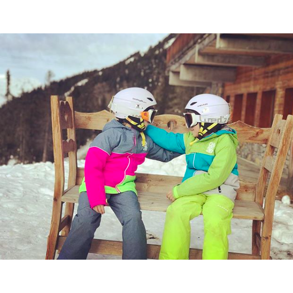 Elodie Gossuin en famille à la Plagne, le dernier week-end de 2018. Ici Léonard et Joséphine.