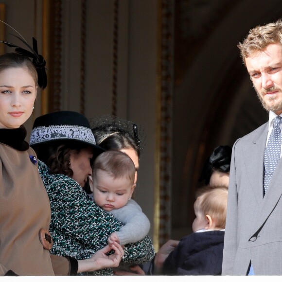 Beatrice Borromeo, son fils Francesco Casiraghi et son mari Pierre Casiraghi au balcon du palais lors de la Fête nationale monégasque, à Monaco le 19 novembre 2018. © Dominique Jacovides/Bestimage