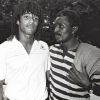 Yannick Noah avec son père Zacharie après sa victoire au tournoi de Roland Garros le 6 juin 1983.