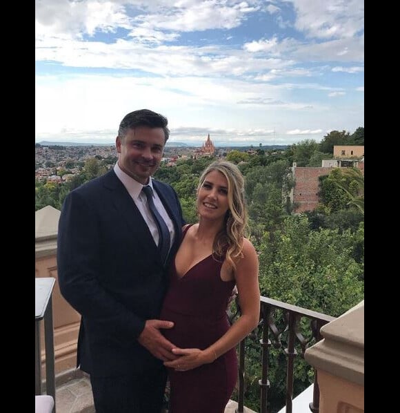 Tom Welling et sa chérie Jessica Rose Lee, enceinte. Instagram, le 29 octobre 2018