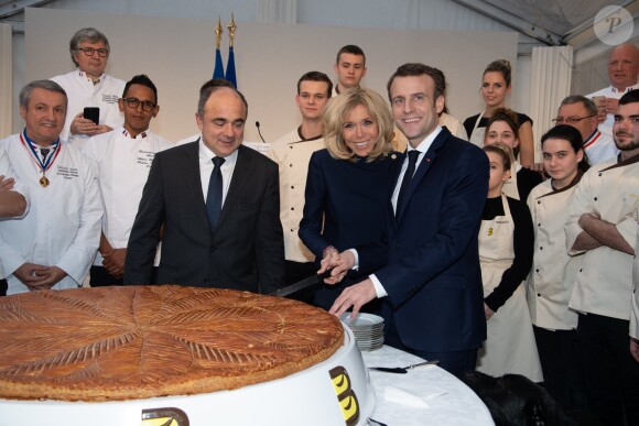 Le président Emmanuel Macron et sa femme Brigitte Macron lors de la réception pour les maîtres boulangers et pâtissiers pour  la galette de l'Epiphanie au palais de l'Elysée à Paris le 11 janvier 2019. © Pierre Villard / Pool / Bestimage