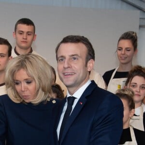 Le président Emmanuel Macron et sa femme Brigitte Macron lors de la réception pour les maîtres boulangers et pâtissiers pour  la galette de l'Epiphanie au palais de l'Elysée à Paris le 11 janvier 2019. © Pierre Villard / Pool / Bestimage