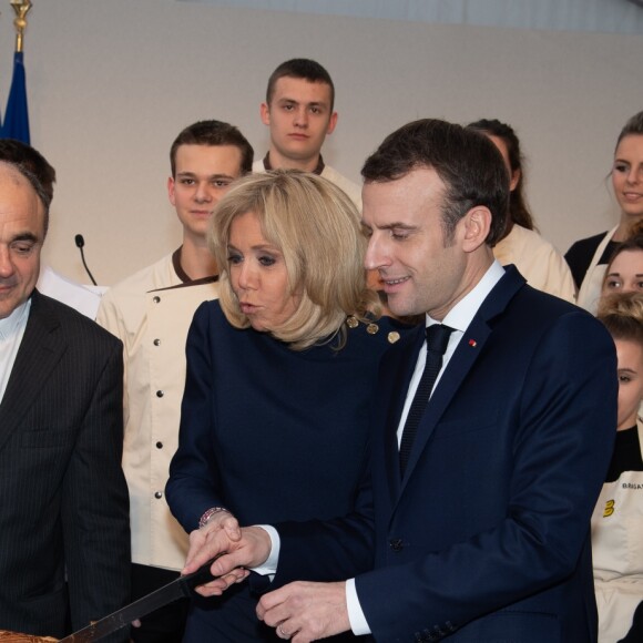 Le président Emmanuel Macron et sa femme Brigitte Macron lors de la réception pour les maîtres boulangers et pâtissiers pour  la galette de l'Epiphanie au palais de l'Elysée à Paris le 11 janvier 2019. © Pierre Villard / Pool / Bestimage