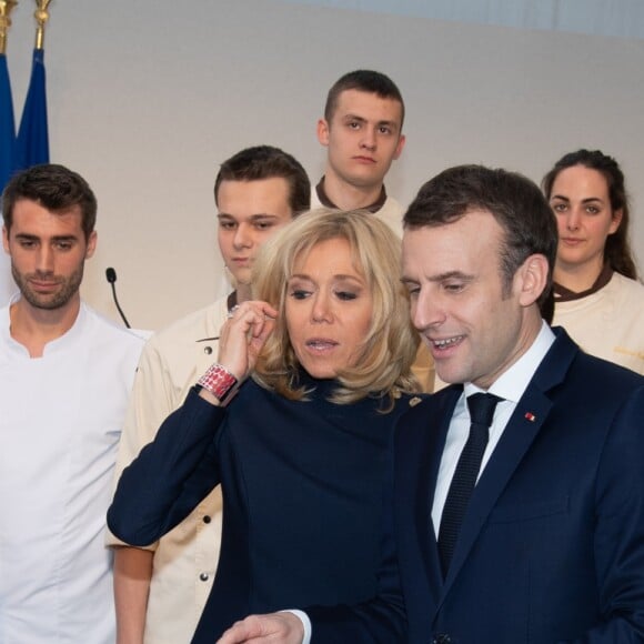 Le président Emmanuel Macron et sa femme Brigitte Macron lors de la réception pour les maîtres boulangers et pâtissiers pour  la galette de l'Epiphanie au palais de l'Elysée à Paris le 11 janvier 2019. © Pierre Villard / Pool / Bestimage